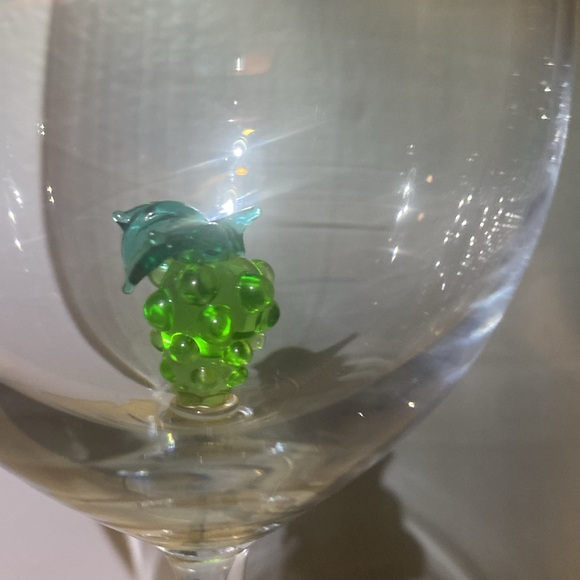 Murano Glass Grape Wine Glass Pair w/ Figural Grape Cluster in Bowl - Picture 2 of 8